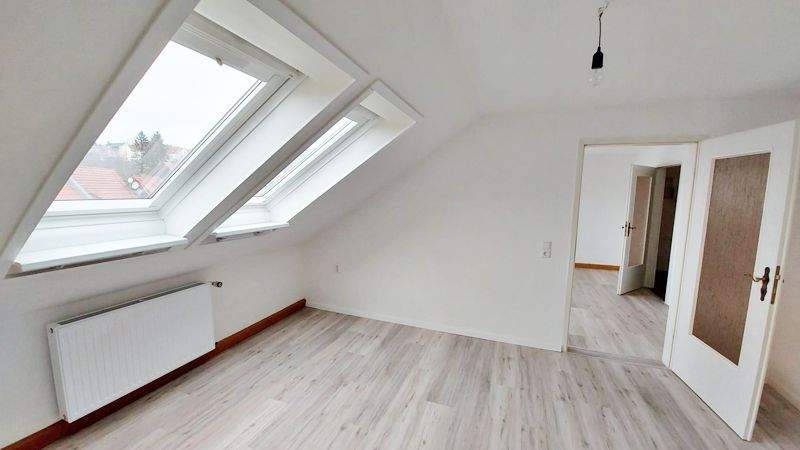 Etagenwohnung Döbeln - 3 Zimmer, 64 m&sup2;, 390&euro; | Angebot:25043209