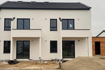 Erstbezug: Moderne 3-Zimmer-Wohnung mit Balkon in Kirchroth 3 zimmer