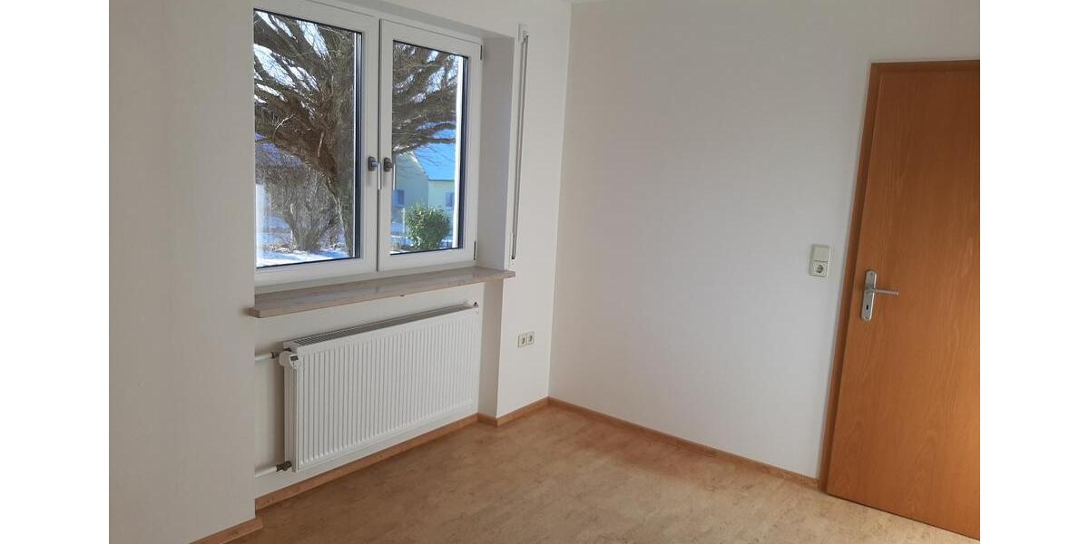 Dachgeschoßwohnung Dentlein am Forst - 4 Zimmer, 97 m&sup2;, 850&euro; | Angebot:26232067