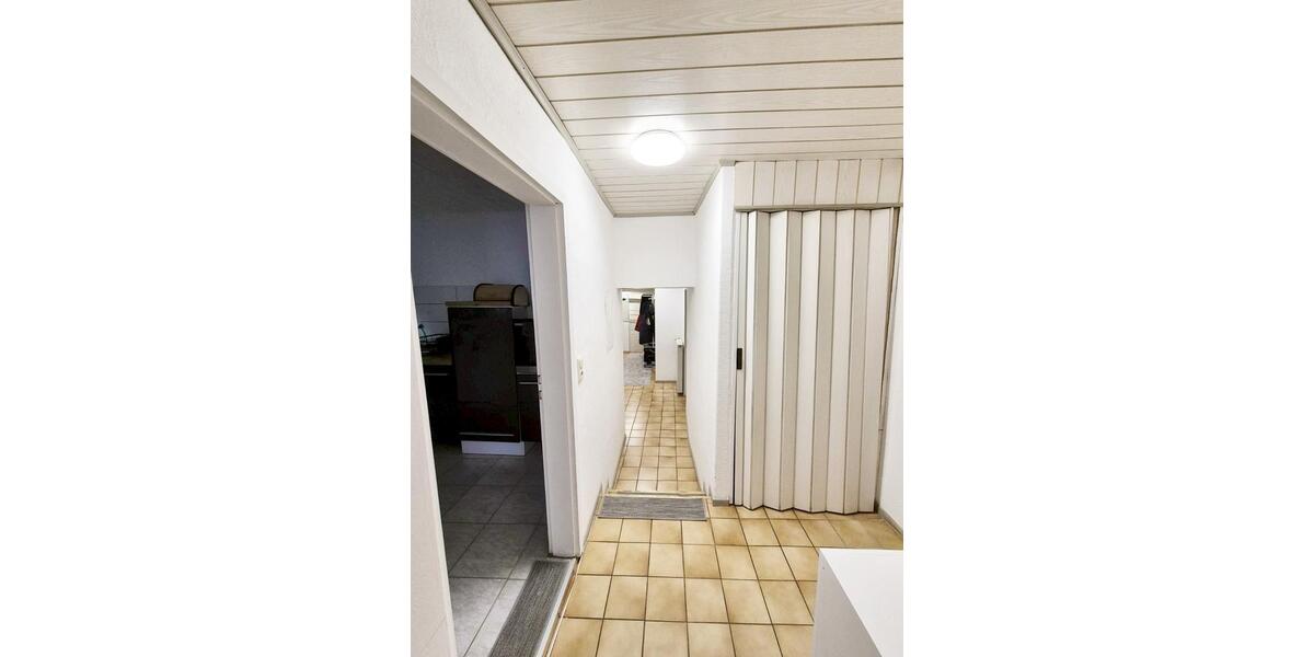 Hochparterre Hattersheim am Main - 3 Zimmer, 85 m&sup2;, 1.250&euro; | Angebot:25052923