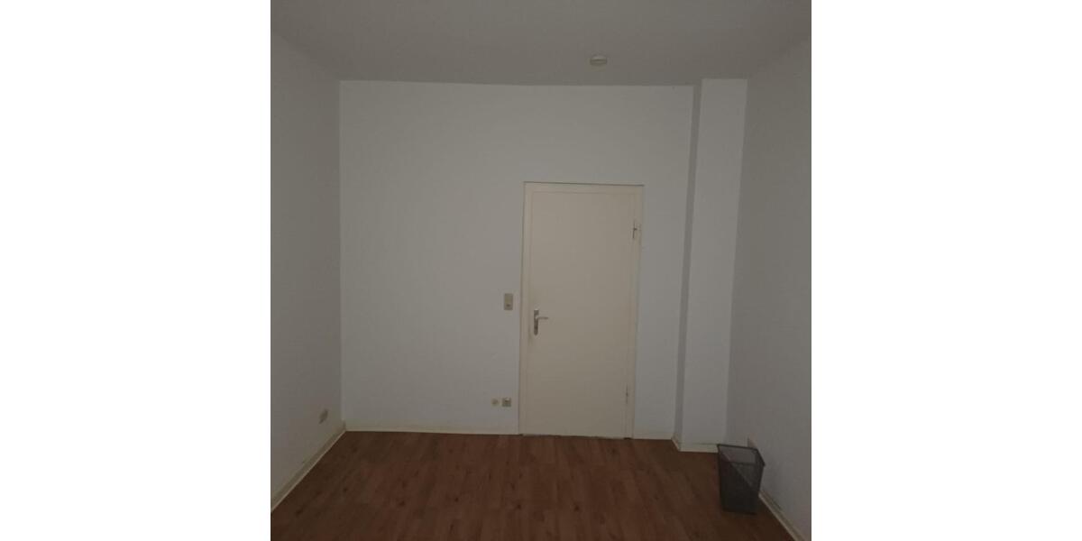Wg Zimmer mit 2 Mitbewohner 1 zimmer
