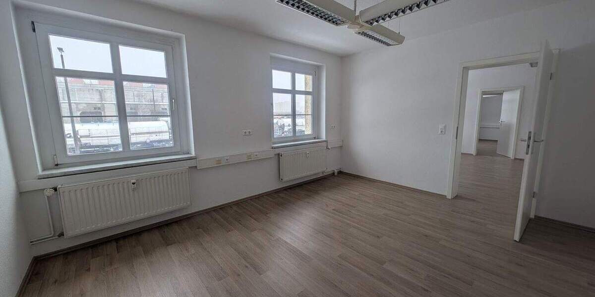 Gewerbeobjekt Bitterfeld-Wolfen Bitterfeld - 4 Zimmer, 75 m&sup2;, 630&euro; | Angebot:25748404