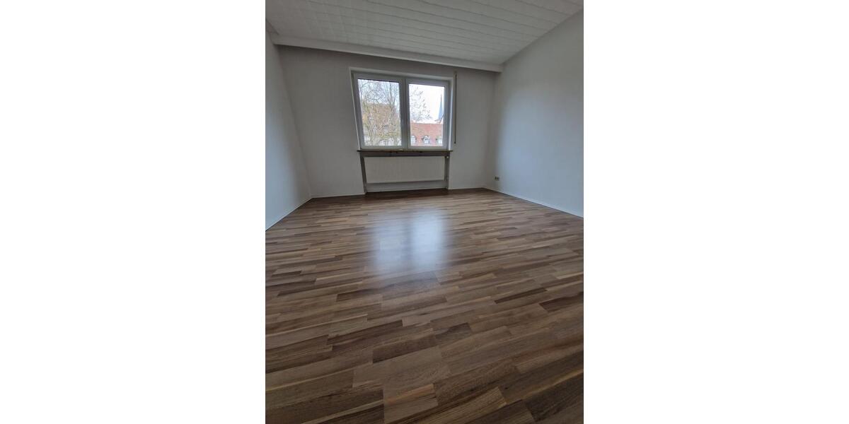 Etagenwohnung Schlüsselfeld - 5 Zimmer, 150 m&sup2;, 1.200&euro; | Angebot:26699657