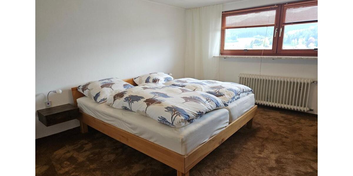 Doppelhaushälfte Lam - 9 Zimmer, 230 m&sup2;, 1.800&euro; | Angebot:26519944