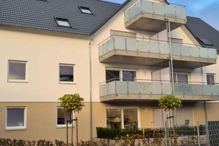 4-Zimmer 1.OG, zentral, barrierefrei, Balkon, EBK, Carport+W-box 4 zimmer