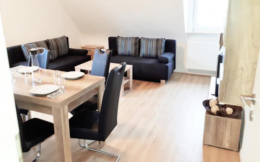 3-Zimmerwohnung mit Wlan, TV, 2 SchlafZimmer, WohnZimmer, Küche, Bad, Einzelbetten, Waschmaschine, Trockner