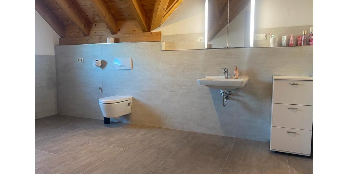Dachgeschoßwohnung Kolitzheim - 4 Zimmer, 144 m&sup2;, 980&euro; | Angebot:26515791