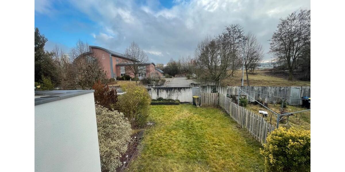 Doppelhaushälfte Kaiserslautern Betzenberg - 6 Zimmer, 179 m&sup2;, 2.250&euro; | Angebot:25023011