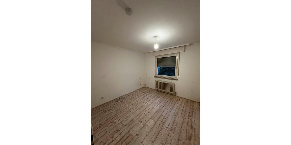 Reihen-Mittelhaus in ruhiger Wohnlage mit Südgarten und Carport 4 zimmer