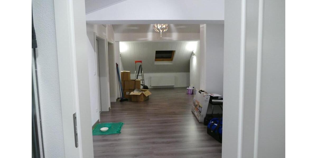 Dachgeschoßwohnung Gückingen - 3.5 Zimmer, 85 m&sup2;, 600&euro; | Angebot:25883292