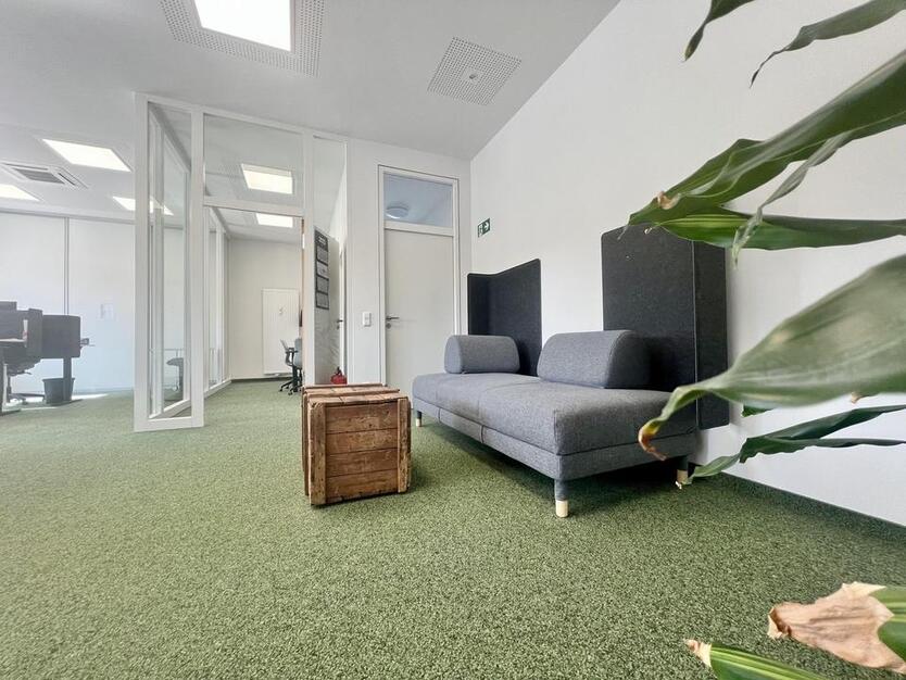 zentral & ruhig: Büro im Altbau mit Klima & Stellplatz – 135 m², hochwertig kernsaniert