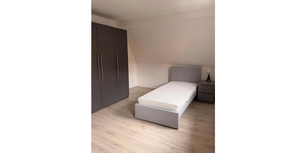 Wohnen auf Zeit Sennfeld - 4 Zimmer, 15 m&sup2;, 490&euro; | Angebot:25986159
