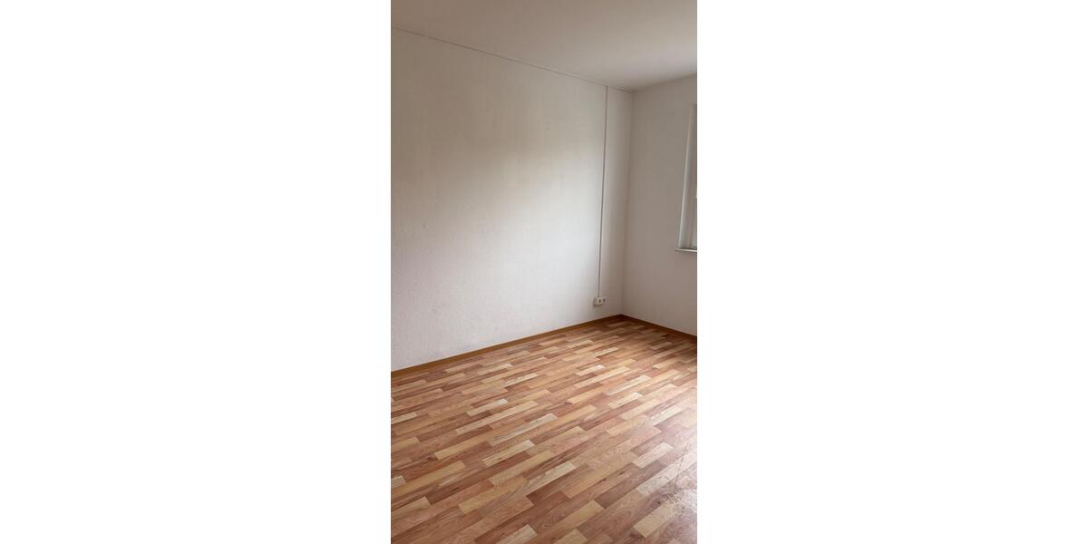Etagenwohnung Staßfurt - 3 Zimmer, 69 m&sup2;, 276&euro; | Angebot:26586334