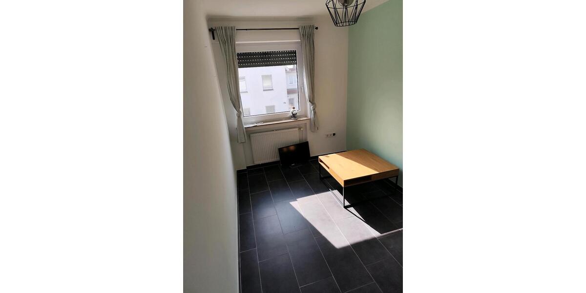 Etagenwohnung Halle - 4 Zimmer, 96 m&sup2;, 950&euro; | Angebot:25831655