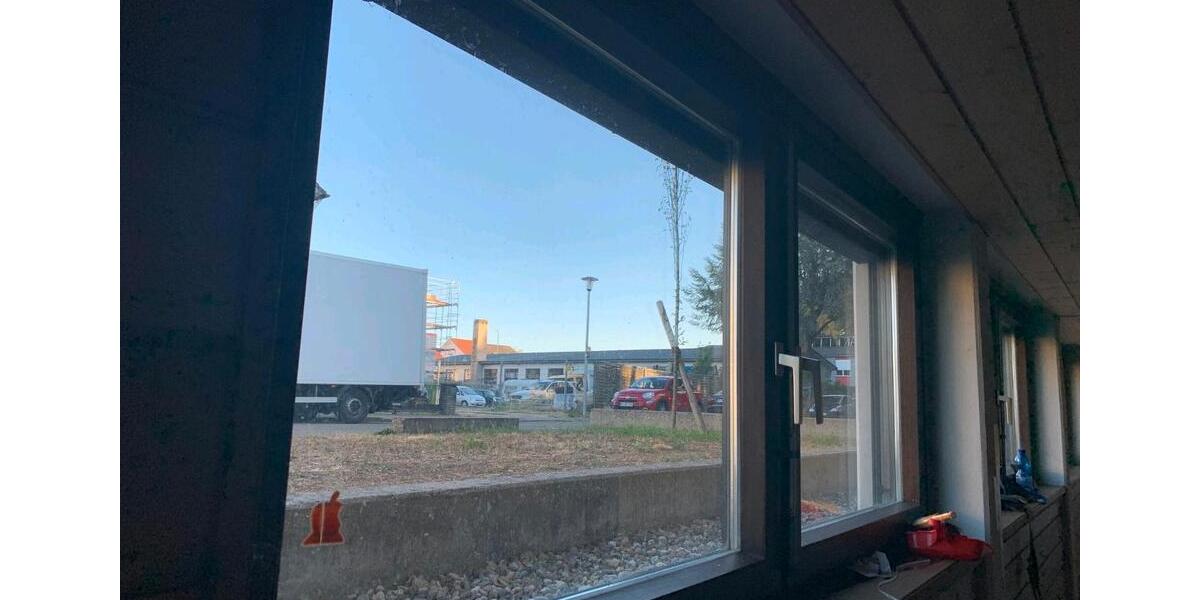 Vielseitig nutzbarer Lager- Büroraum mit Aufzug zimmer