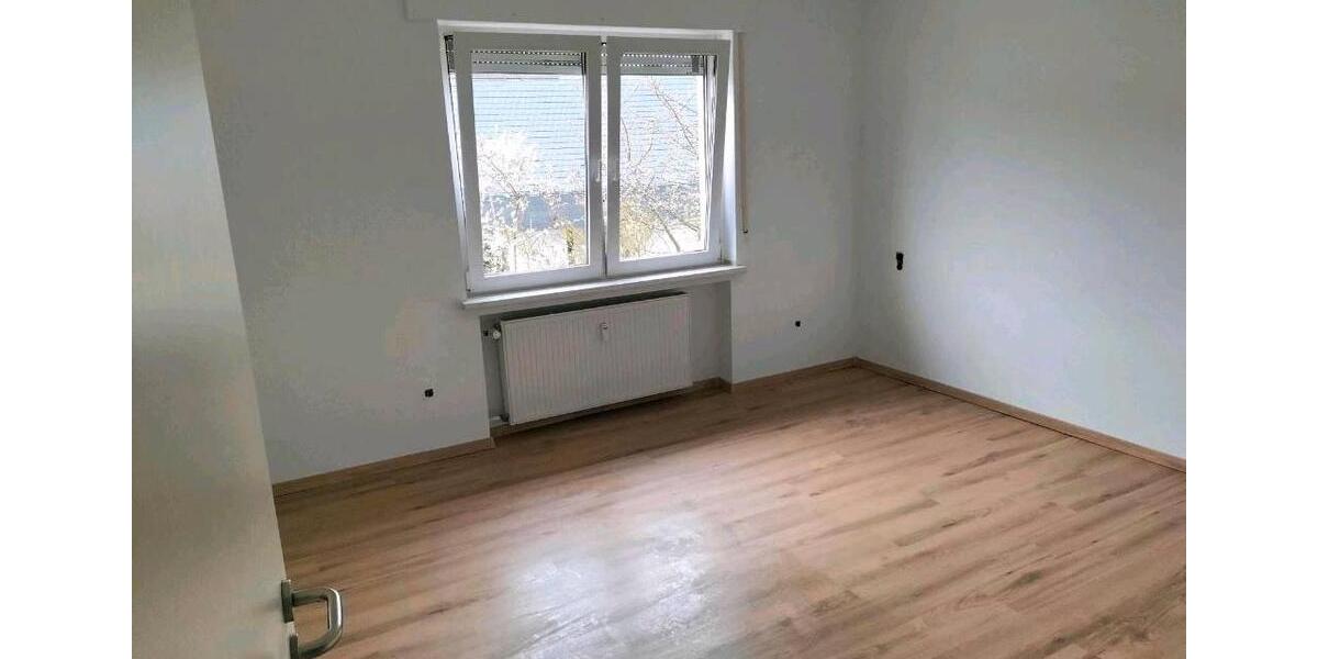 Etagenwohnung Paderborn Neuenbeken - 5 Zimmer, 100 m&sup2;, 900&euro; | Angebot:25994216
