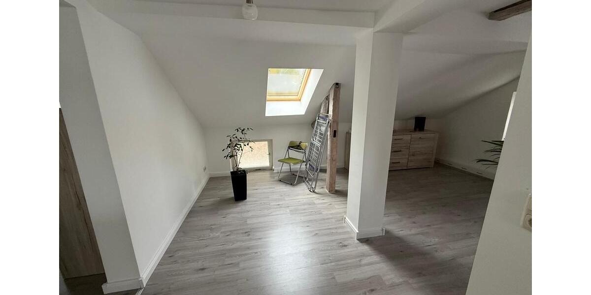Dachgeschoßwohnung Stendal - 3 Zimmer, 88 m&sup2;, 700&euro; | Angebot:25712327