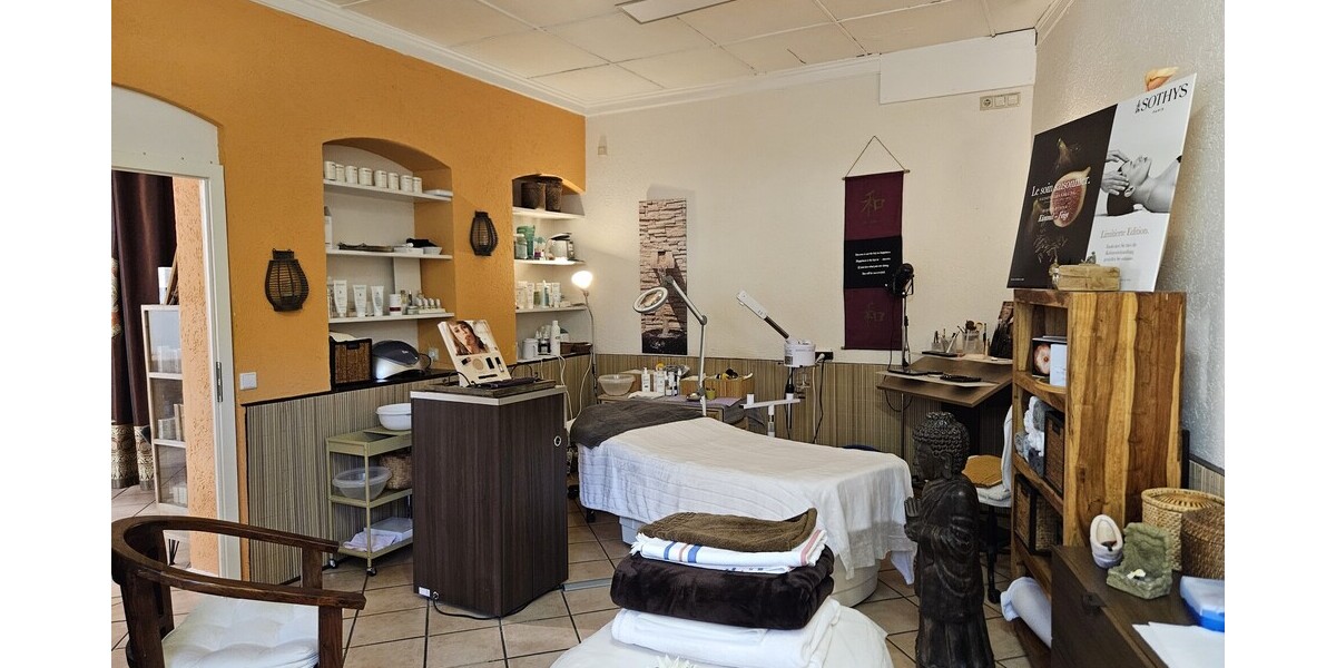 Sie haben die Geschäftsidee? Wir haben das Ladenlokal! Zentral in Oberpleis! 2 zimmer