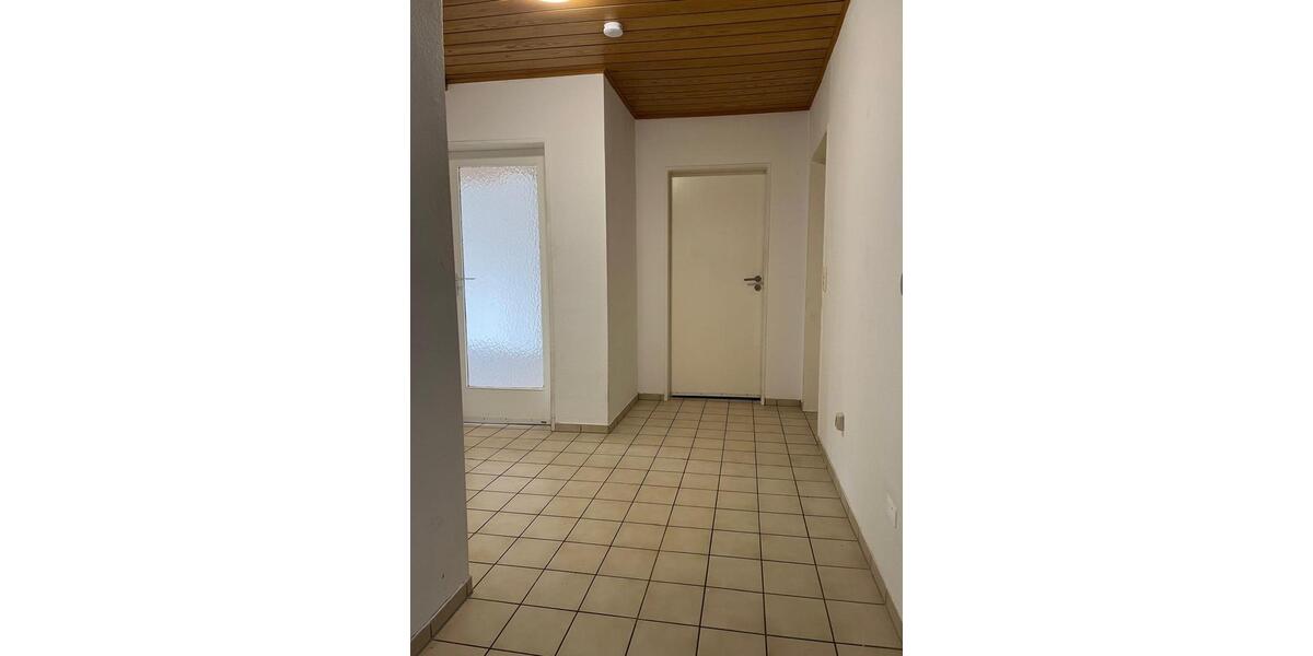 Etagenwohnung Zweibrücken - 3 Zimmer, 78 m&sup2;, 610&euro; | Angebot:25080506