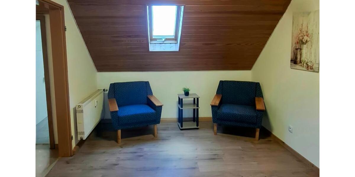 Dachgeschoßwohnung Neunburg vorm Wald - 4 Zimmer, 140 m&sup2;, 240&euro; | Angebot:25975839