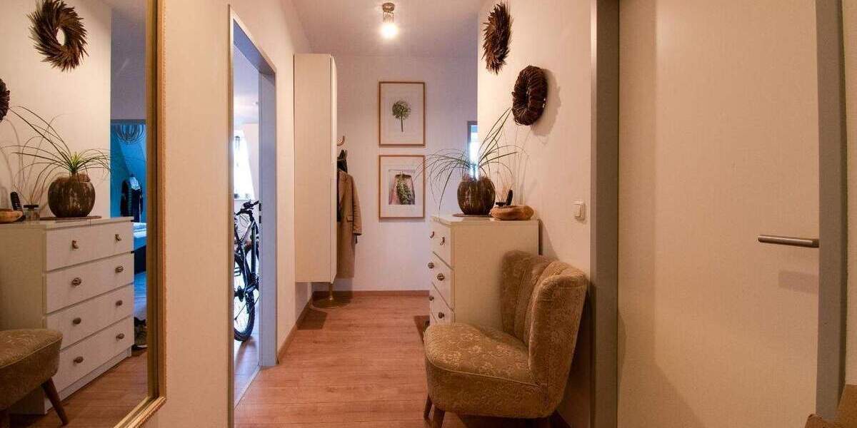 Etagenwohnung Kitzingen - 2 Zimmer, 96 m&sup2;, 920&euro; | Angebot:25705691