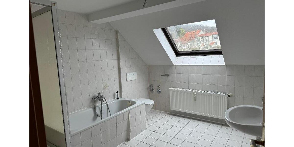 Dachgeschoßwohnung Hohenstein-Ernstthal Ernstthal - 3 Zimmer, 64 m&sup2;, 340&euro; | Angebot:24981756