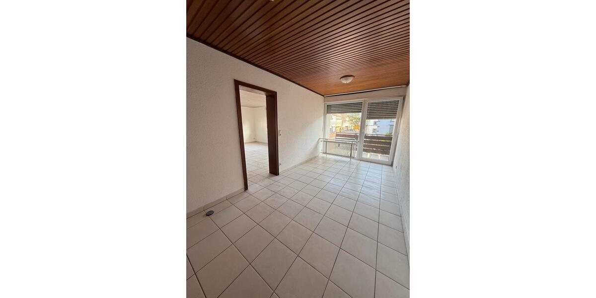 Etagenwohnung Bretten - 4 Zimmer, 90 m&sup2;, 1.250&euro; | Angebot:25223816