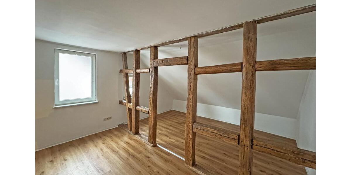 Dachgeschoßwohnung Stockheim - 3 Zimmer, 110 m&sup2;, 770&euro; | Angebot:24832007