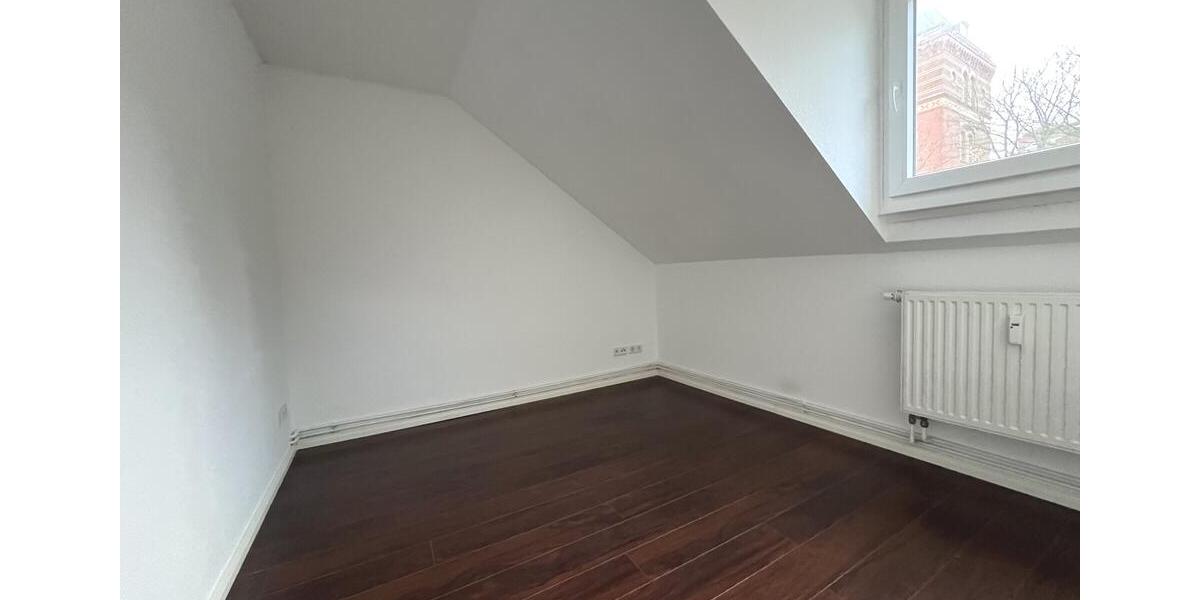 Dachgeschoßwohnung Flensburg - 4 Zimmer, 96 m&sup2;, 865&euro; | Angebot:23804478