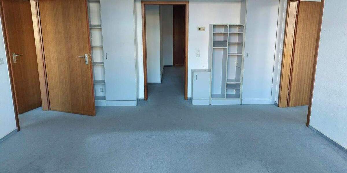Gewerbeobjekt Saarbrücken St Johann - 5 Zimmer, 120 m&sup2;, 990&euro; | Angebot:26501572