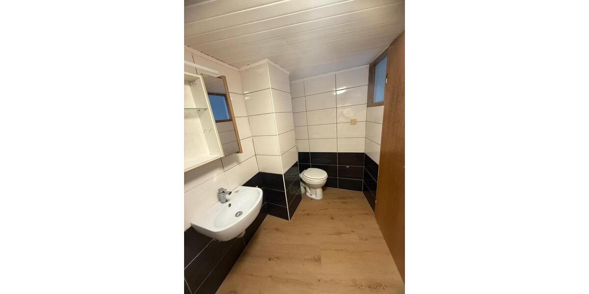 Etagenwohnung Limburg an der Lahn - 5 Zimmer, 160 m&sup2;, 1.300&euro; | Angebot:26039095