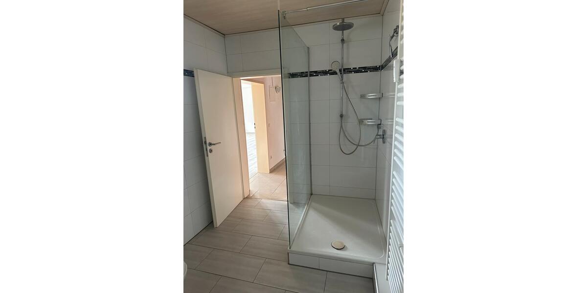 Etagenwohnung Viernheim - 4 Zimmer, 120 m&sup2;, 1.350&euro; | Angebot:26041316