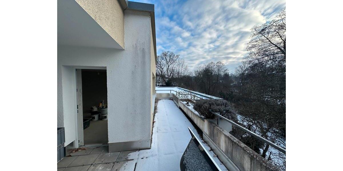 Vollsanierung: 2-Zimmer-Wohnung mit riesigem Balkon direkt an der Würm 2 zimmer