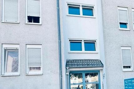 Sanierte 2 Zimmer Wohnung mit TG Stellplatz in MA Niederfeld zimmer