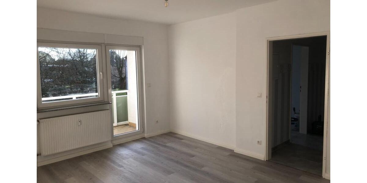 70 qm Wohnung mit Balkon, renoviert zu vermieten 6 zimmer