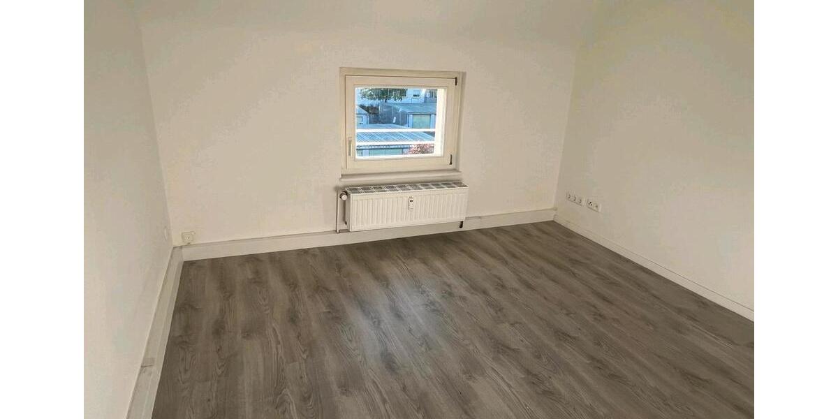 Dachgeschoßwohnung Duisburg Duisburg-Mitte - 2 Zimmer, 37 m&sup2;, 425&euro; | Angebot:26481166