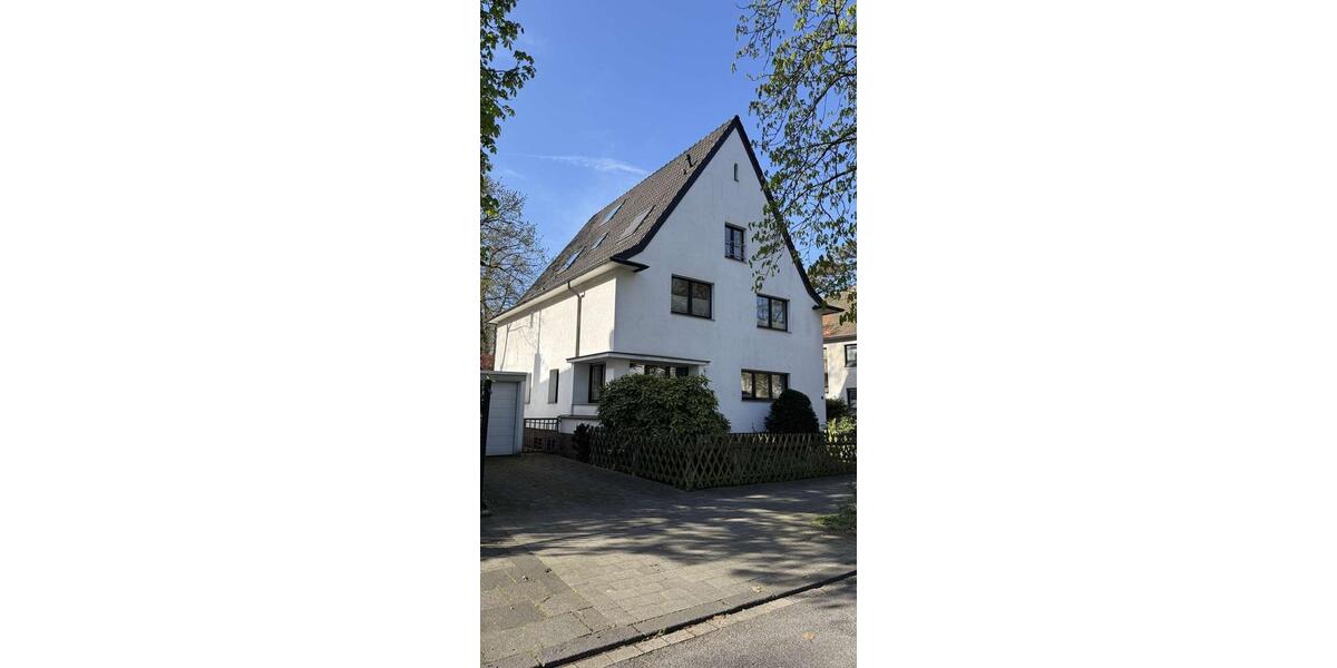 Dachgeschoßwohnung Duisburg Duisburg-Mitte - 4 Zimmer, 93 m&sup2;, 800&euro; | Angebot:26060436