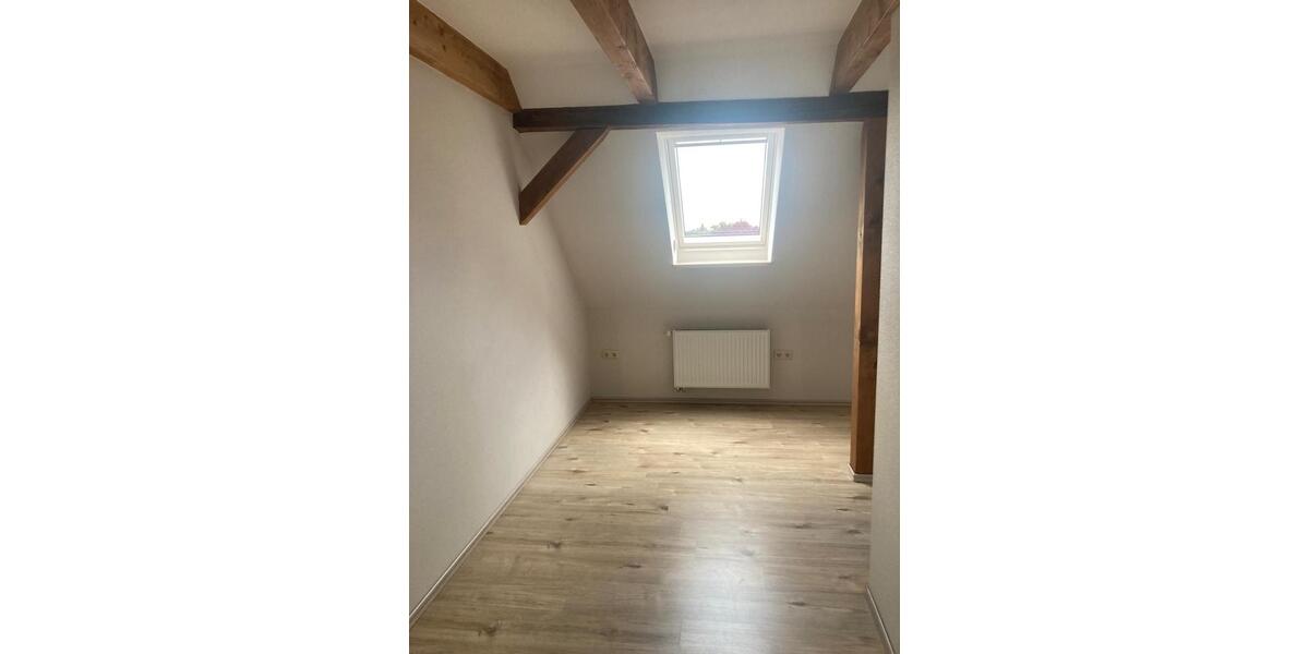 Dachgeschosswohnung mit Klima Balkon EBK Neuzustand Unikat 2 zimmer