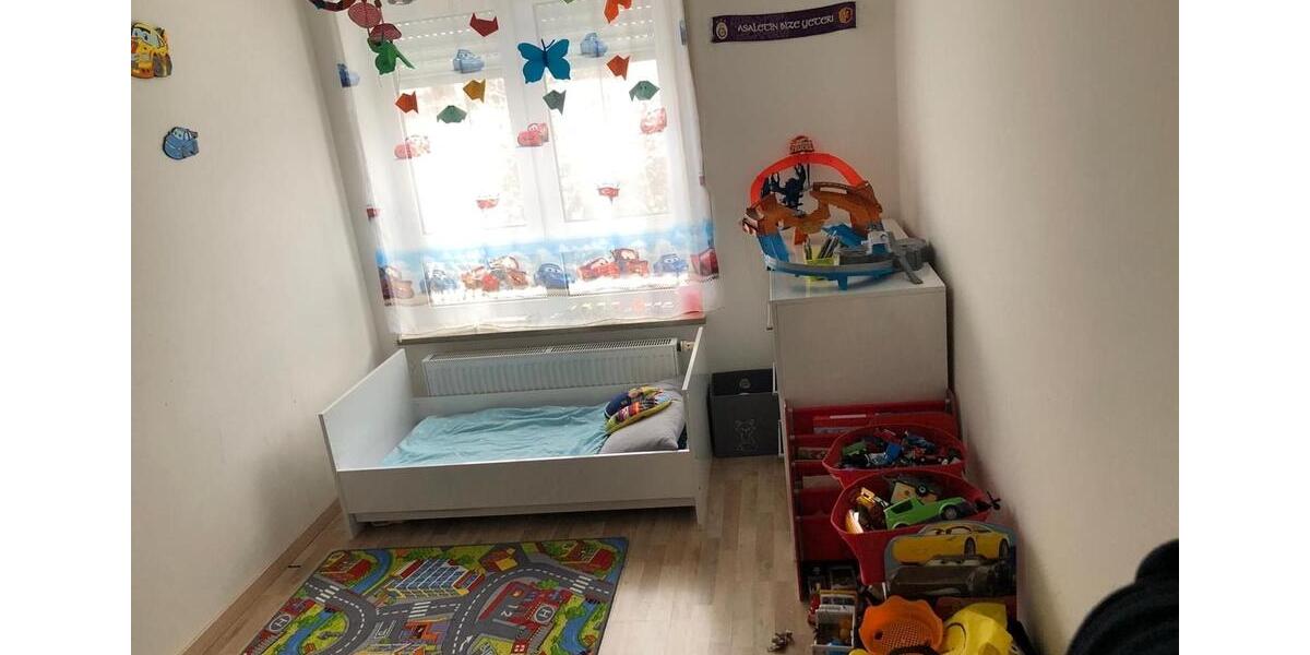 Erdgeschoßwohnung Uhingen - 4.5 Zimmer, 90 m&sup2;, 1.450&euro; | Angebot:24680785