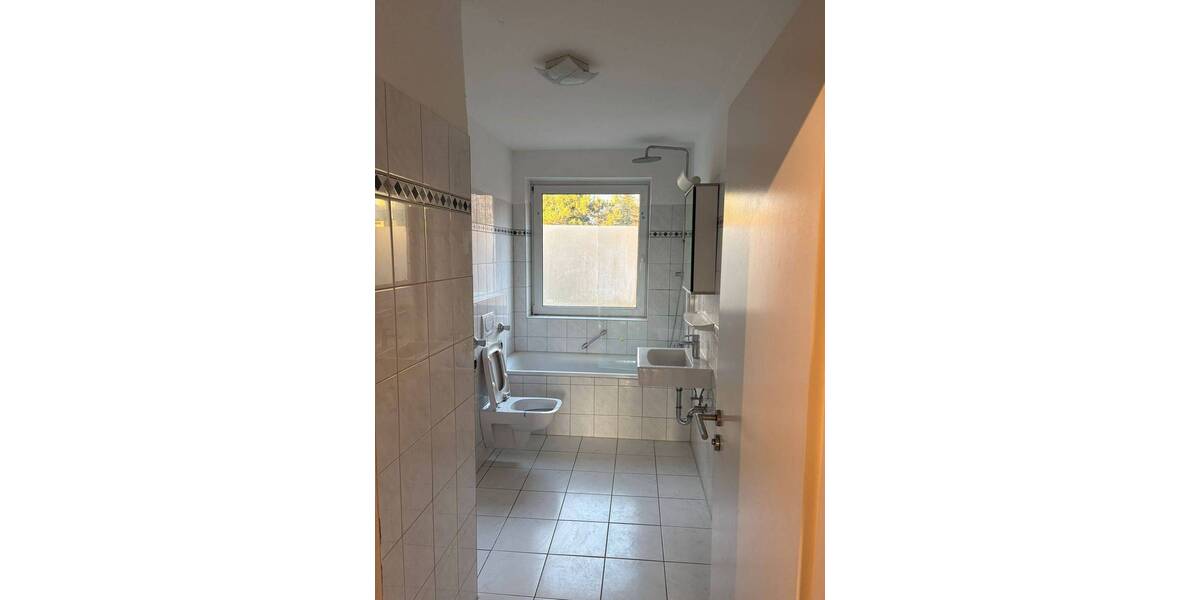 Etagenwohnung Gröbenzell - 3 Zimmer, 81 m&sup2;, 1.200&euro; | Angebot:26155593