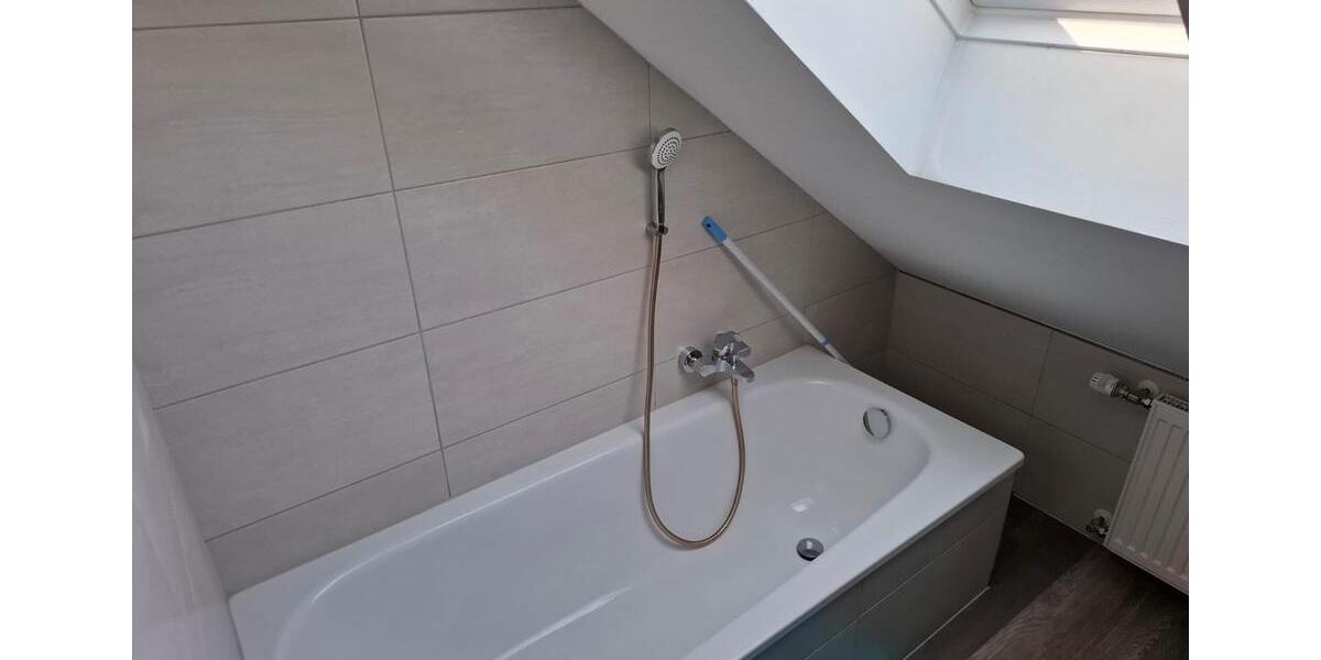 Dachgeschoßwohnung Baunatal - 1 Zimmer, 40 m&sup2;, 400&euro; | Angebot:26064372