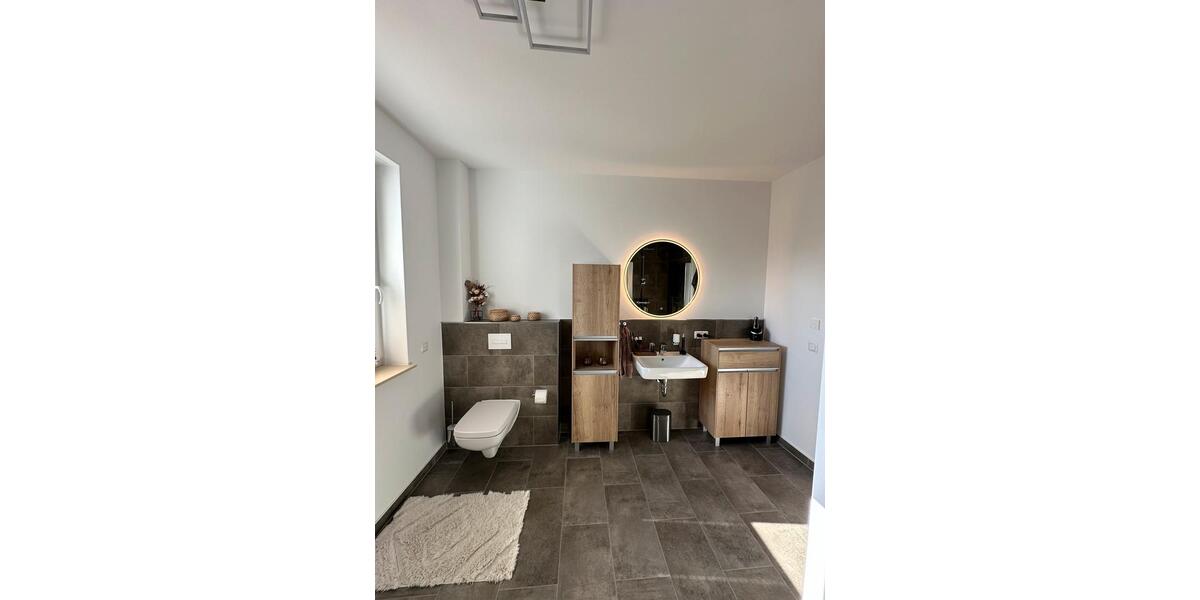 Etagenwohnung Wolmirstedt - 3.5 Zimmer, 102 m&sup2;, 1.267&euro; | Angebot:26602660