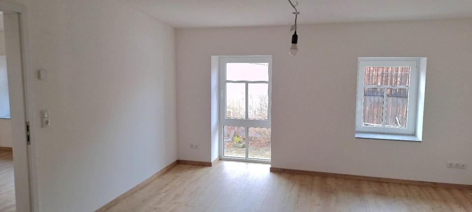 Kernsanierte Wohnung im Herzen von Oberkotzau (85 m²) 2 zimmer