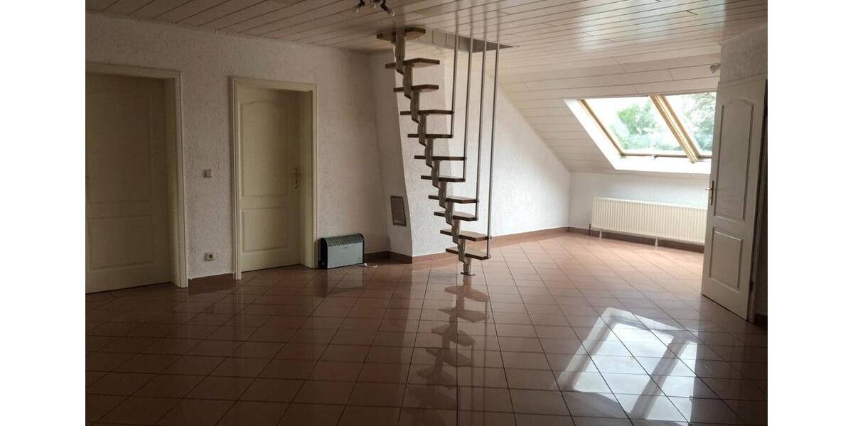 Hagsfeld-> Große helle 5-Zimmer WG ab sofort frei 5 zimmer