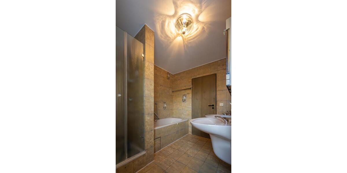 Gepflegtes Reihenhaus mit Garten, Dachstudio, Garage, Haunstetten 5 zimmer