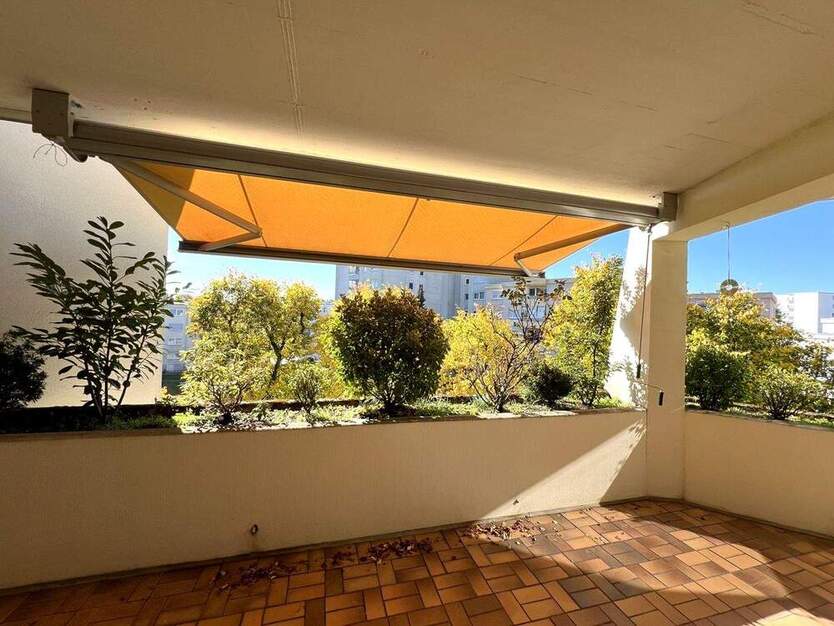 Zentrumsnahe Lage im Grünen! Modernisierte 4-Zimmer-Wohnung mit Sonnenbalkon in Neumarkt 4 zimmer