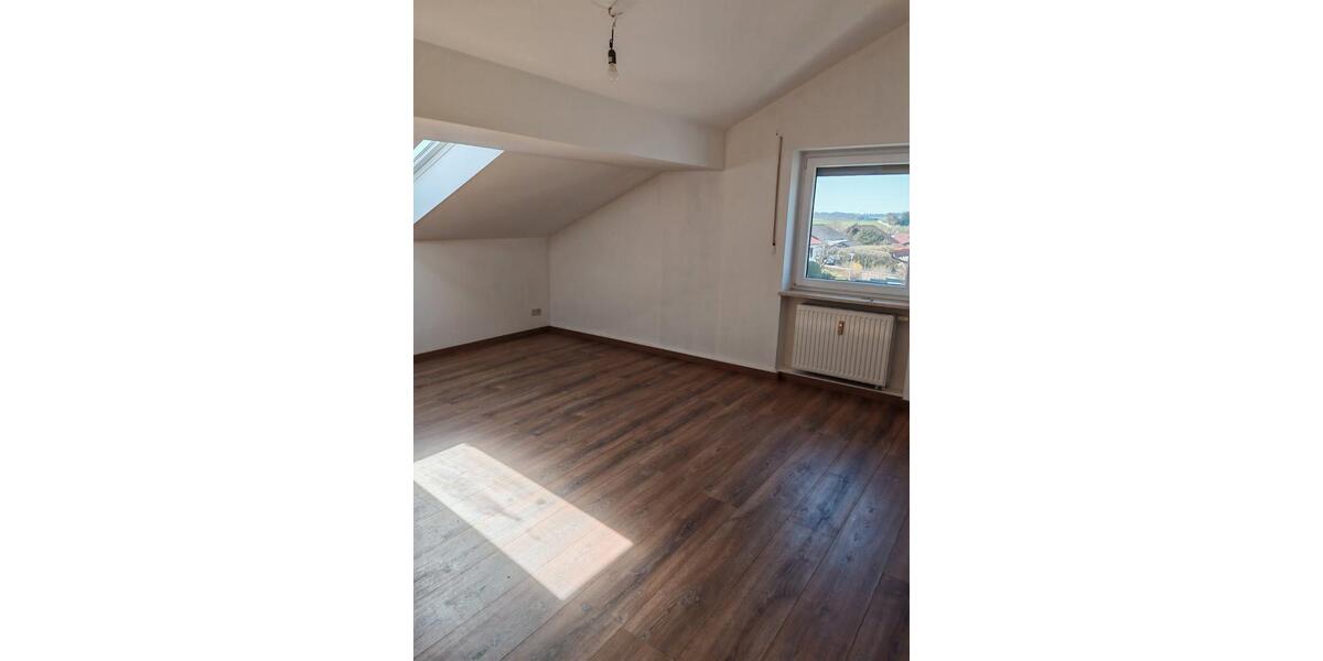 Dachgeschoßwohnung Falkenberg - 4 Zimmer, 120 m&sup2;, 740&euro; | Angebot:26337901