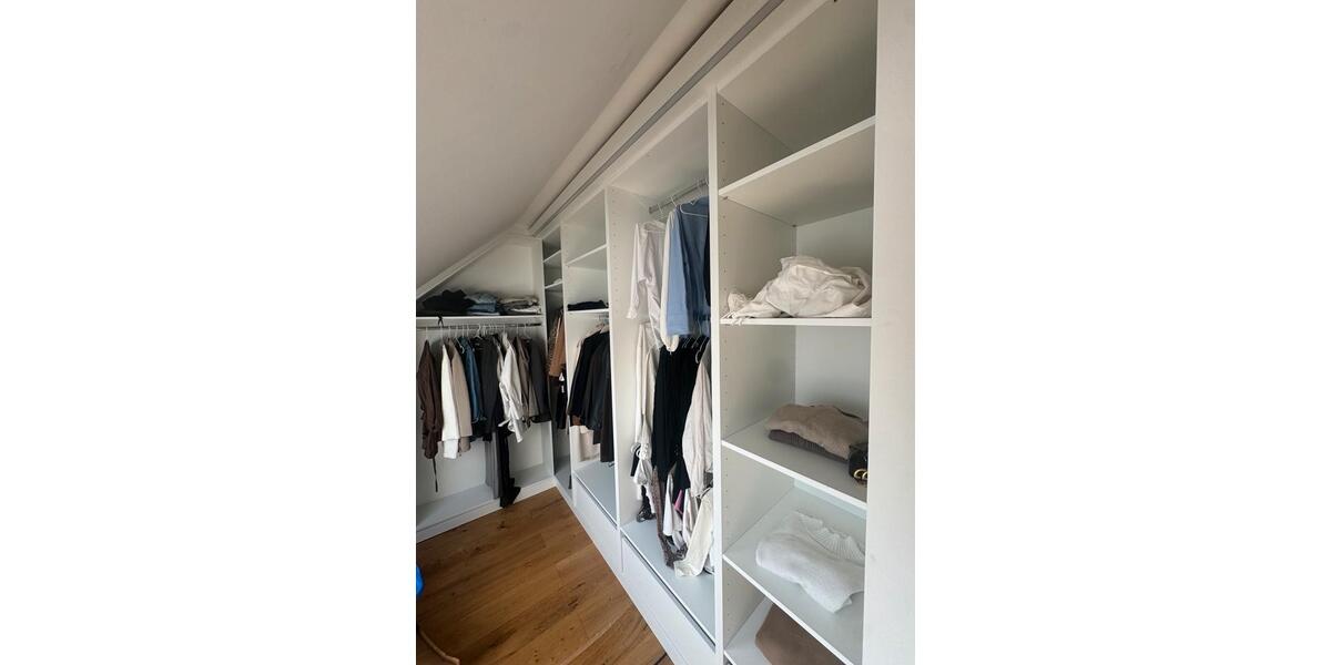 Dachgeschoßwohnung Düsseldorf Stadtbezirk 3 - 5 Zimmer, 140 m&sup2;, 3.500&euro; | Angebot:25941058