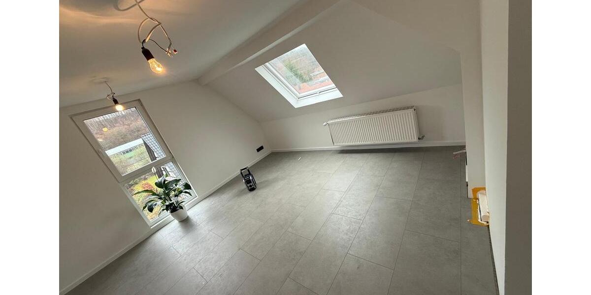 Dachgeschoßwohnung Kreuztal - 1 Zimmer, 60 m&sup2;, 720&euro; | Angebot:25660350