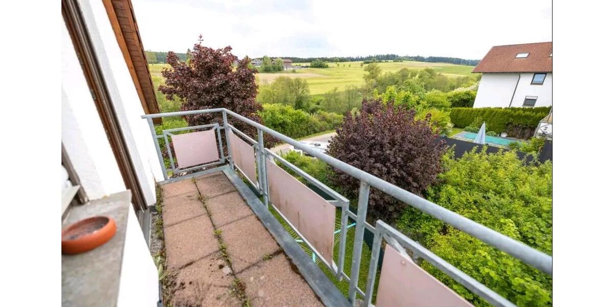 Dachgeschoßwohnung Niedereschach - 3.5 Zimmer, 90 m&sup2;, 900&euro; | Angebot:24730141